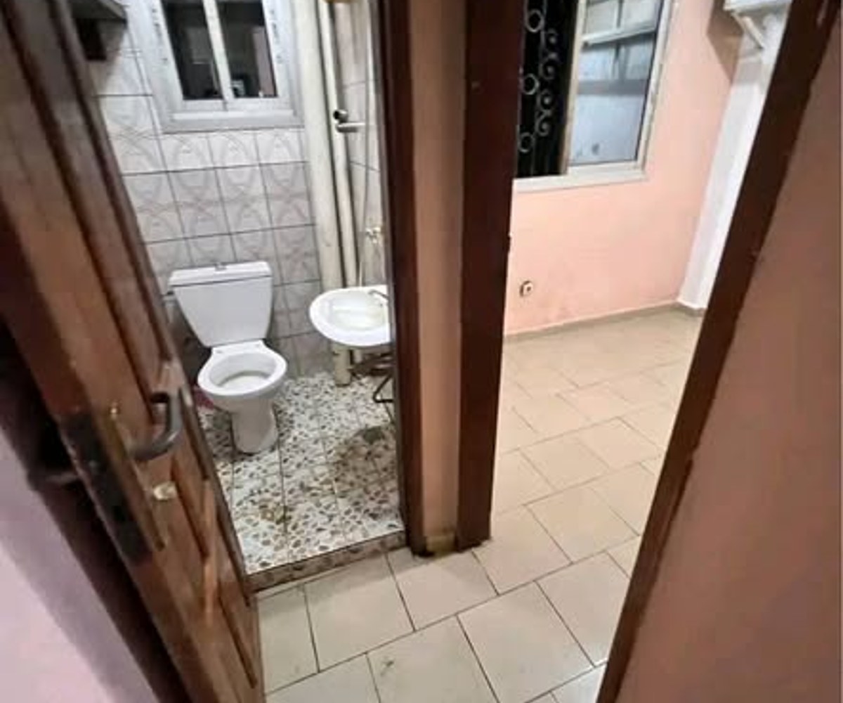 Studio staffé à Ndogbong, Douala – Commissariat 10e