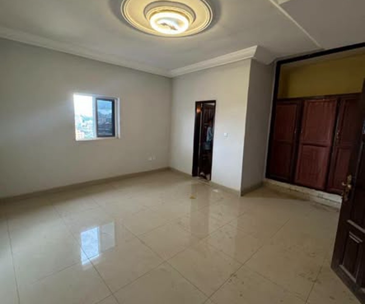 Appartement neuf 3 chambres à Mvog Ada, Yaoundé