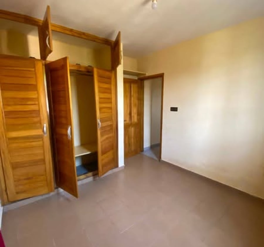 Studio moderne à louer à Beedi