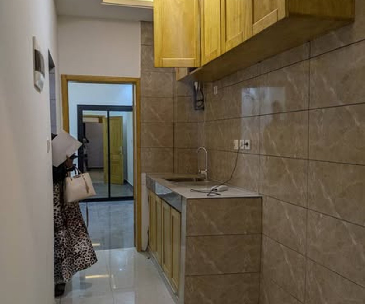 Chambre haut standing à louer à Logpom, Douala