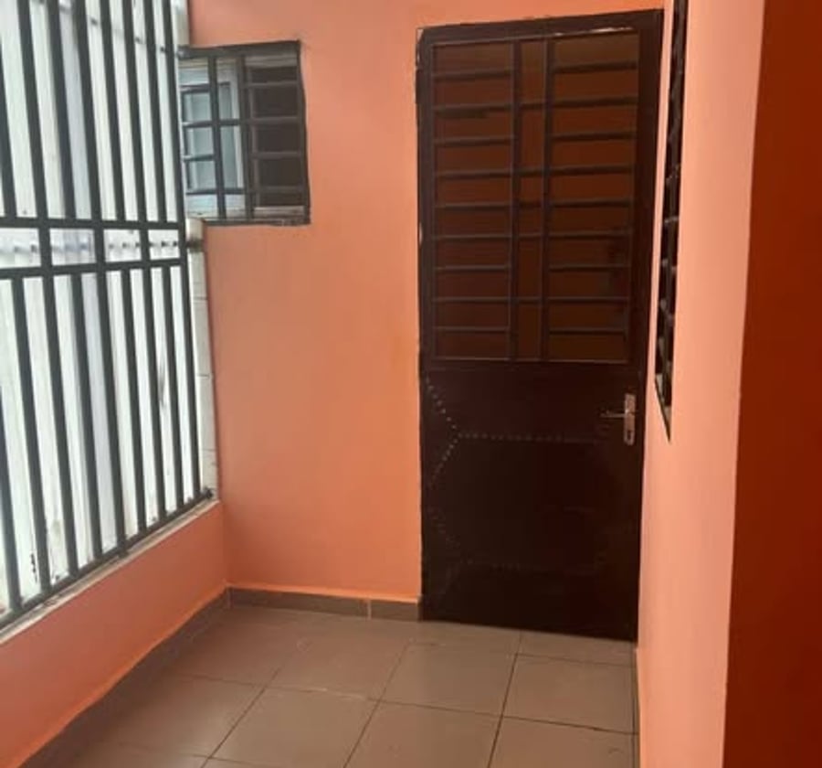Très grande chambre moderne à louer - Yassa, Douala