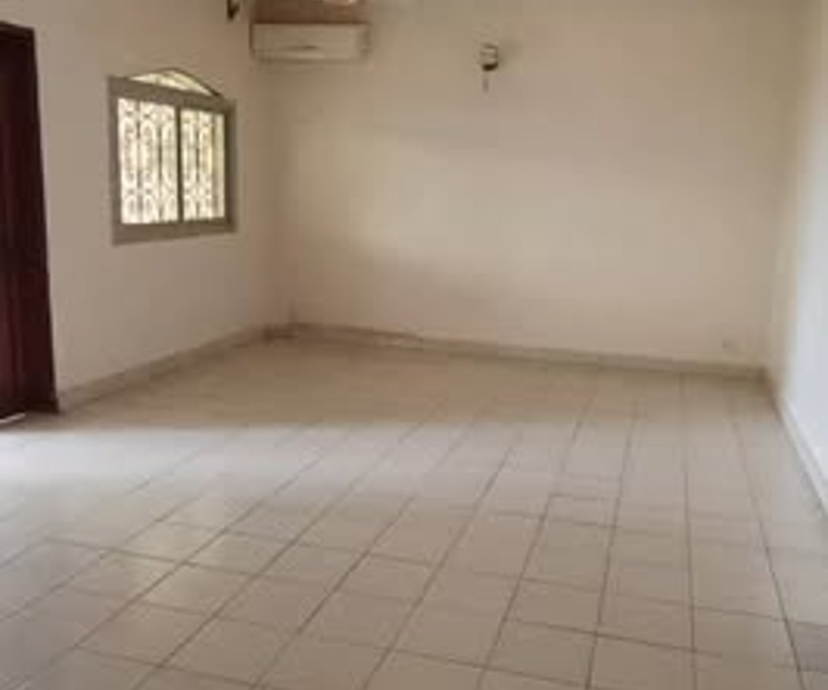 Villa à louer à Nkoabang - 4 chambres