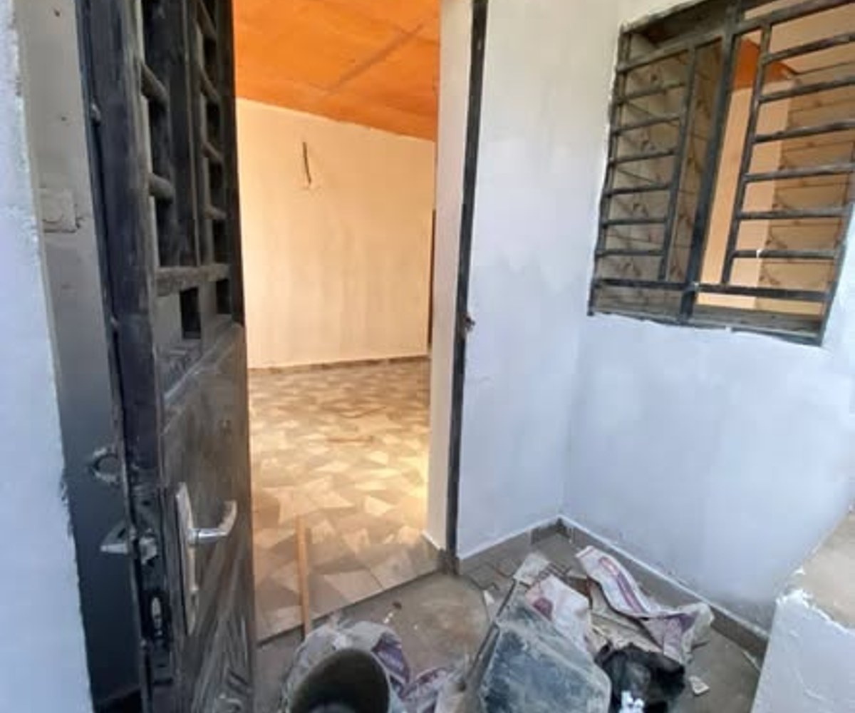 Studio moderne en finition - Cité des Palmiers
