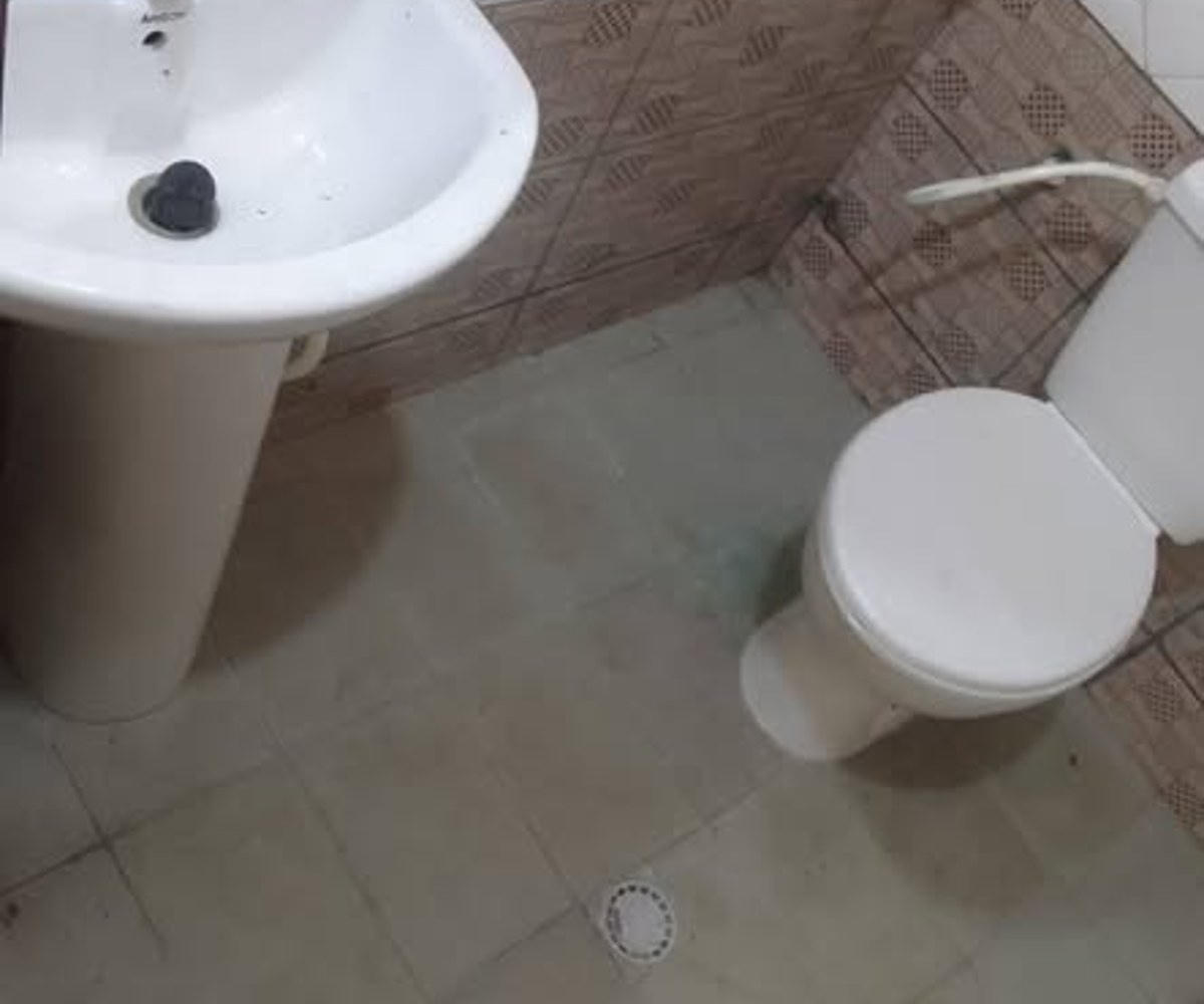 Grande boutique à louer à Logpom