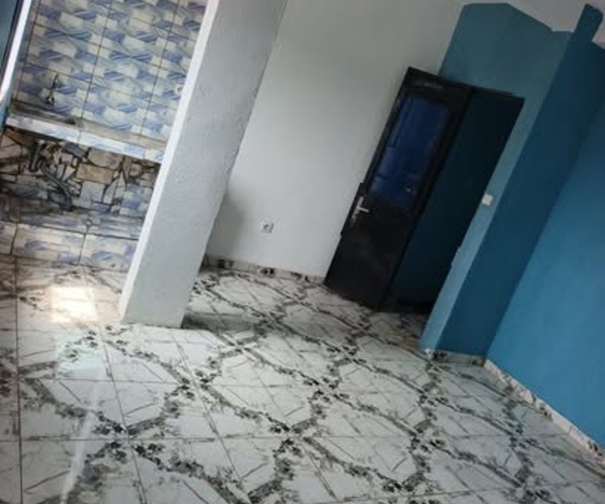 Studio moderne à louer à Ndogbong