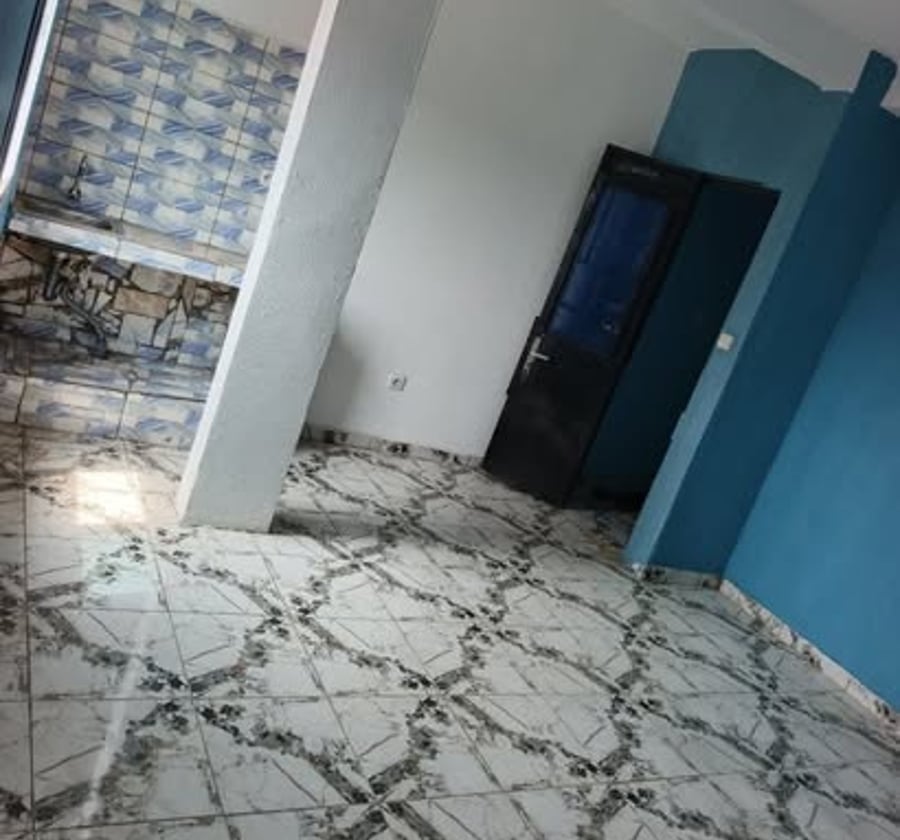 Studio moderne à louer à Ndogbong