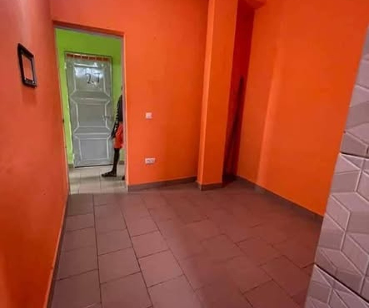 Chambre à louer - Ndogbong, Commissariat 10ème