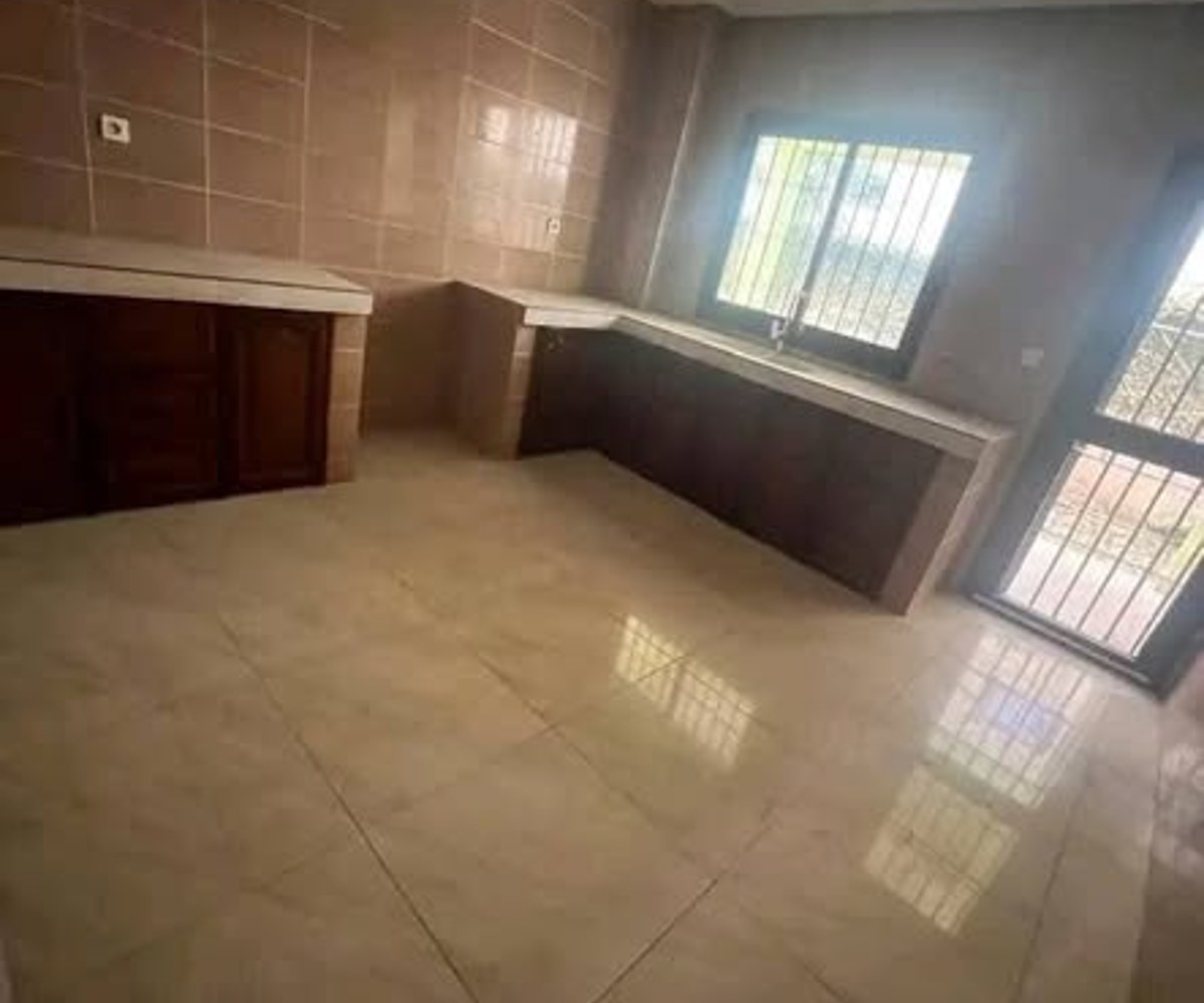 Duplex à louer à Bonapriso - 4 chambres, 4 sdb