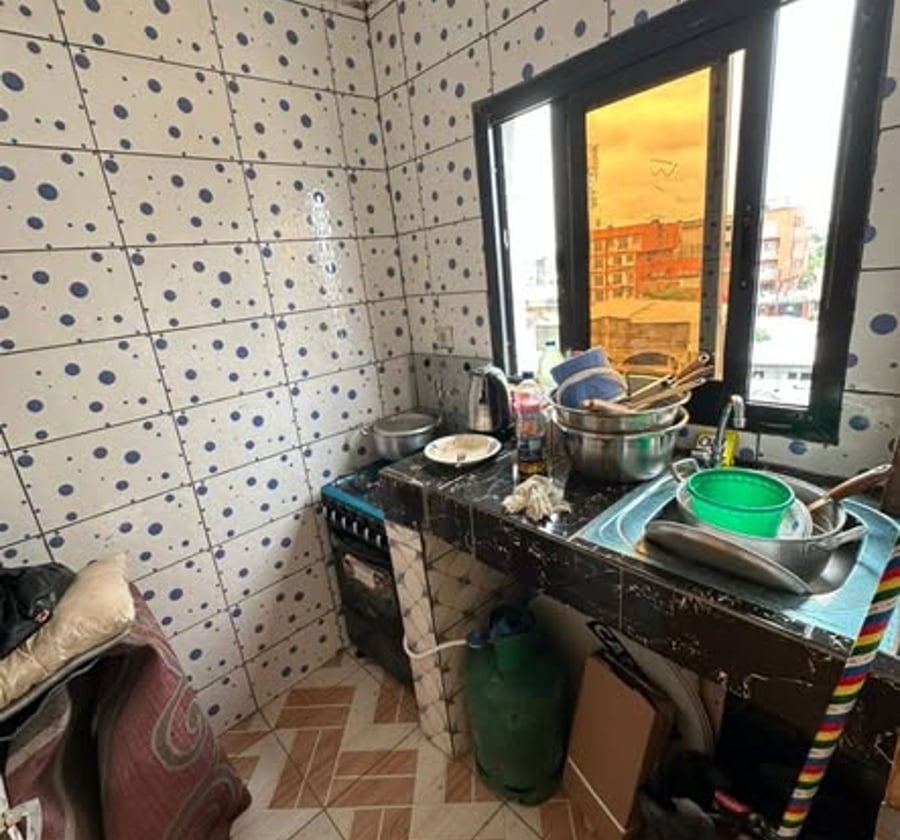 Vaste chambre moderne à louer - Makepe Missoke, Douala