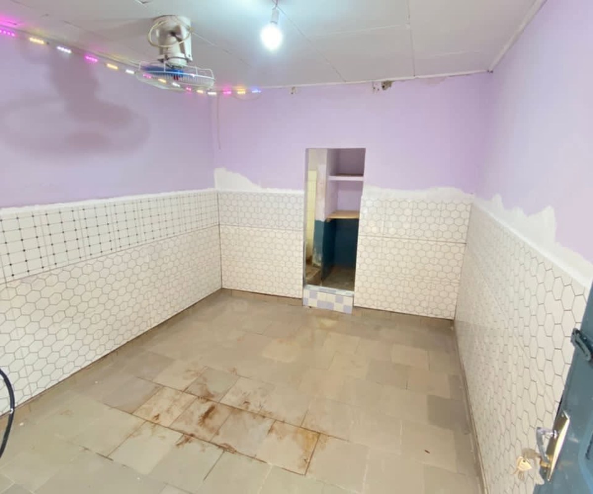 Chambre moderne à louer à École de Police, Yaoundé