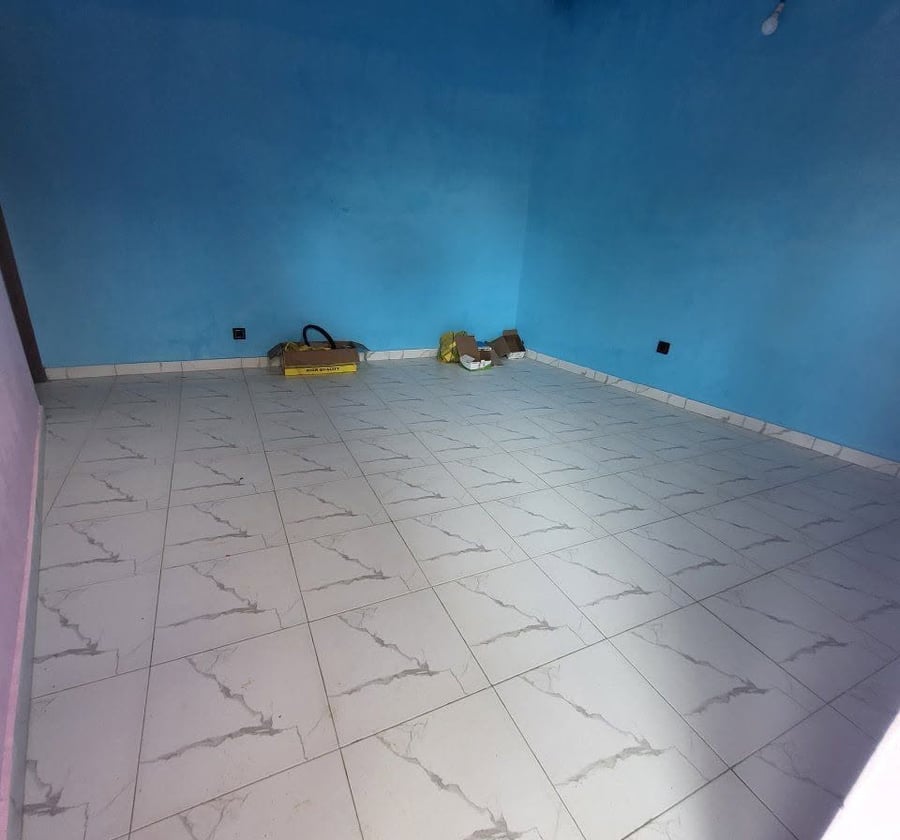 Studio moderne à louer - PK12 Mandjap