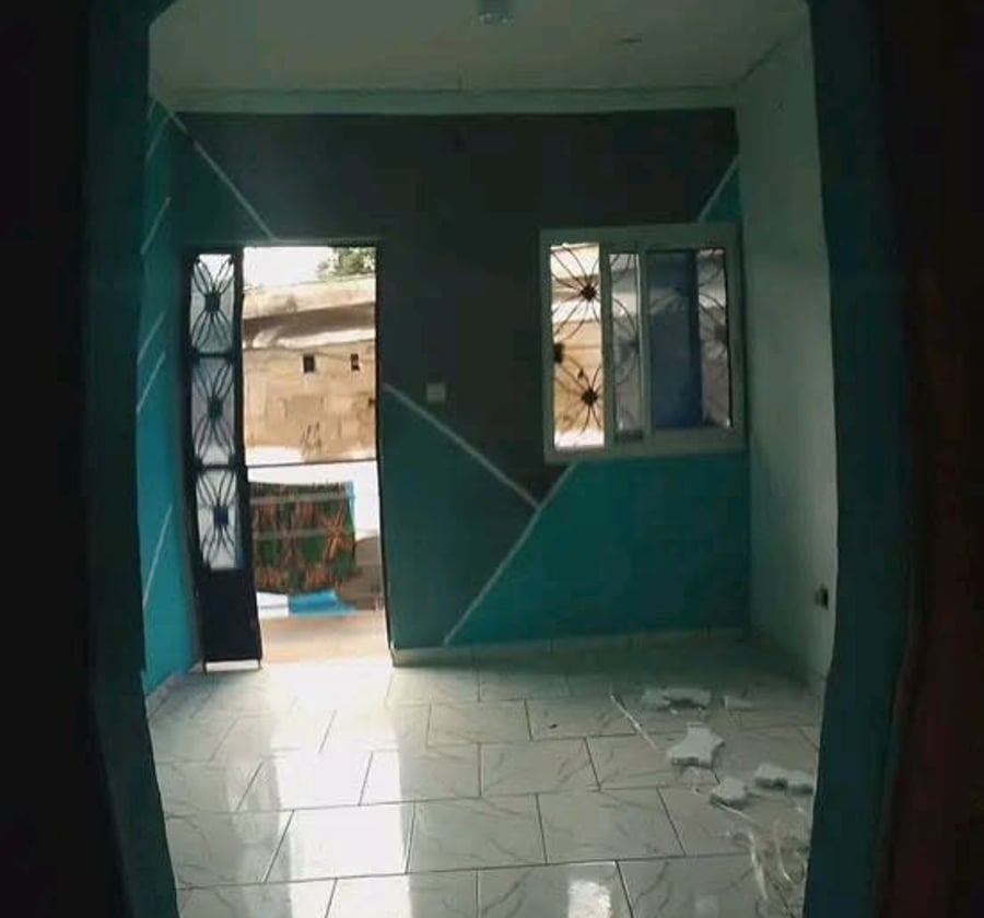 Studio moderne à louer à Logbaba