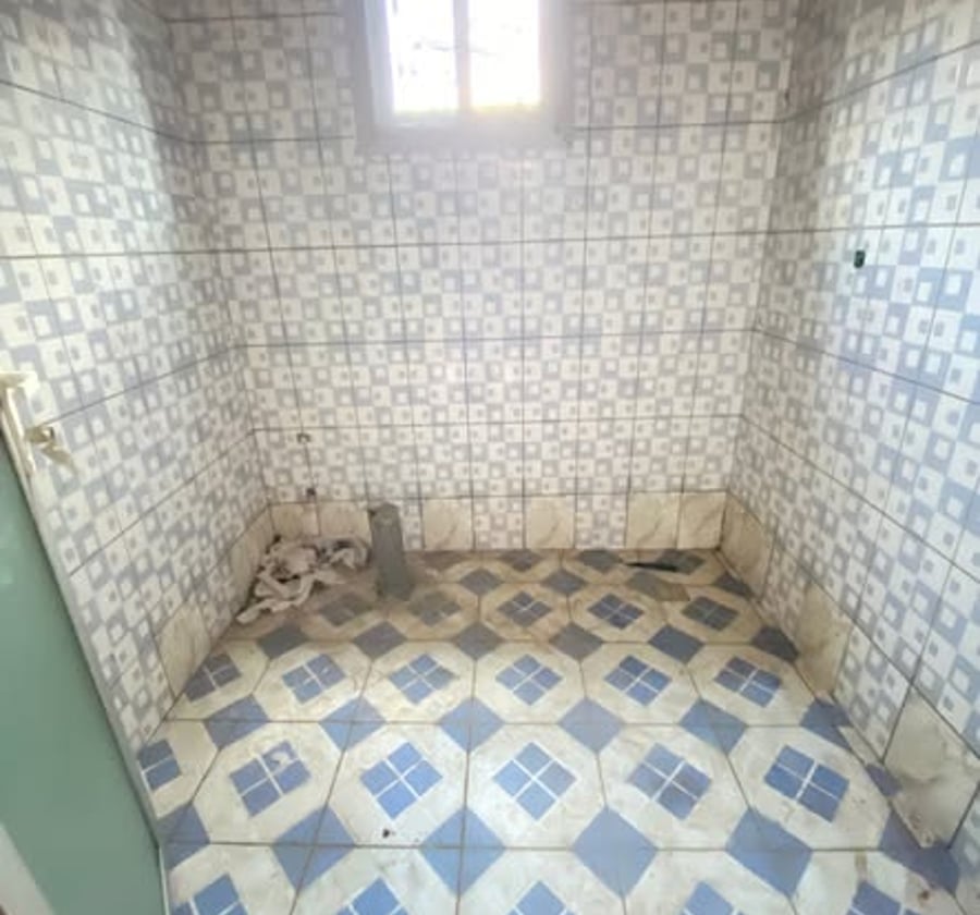 Studio moderne à louer à Yaoundé Biyem-Assi