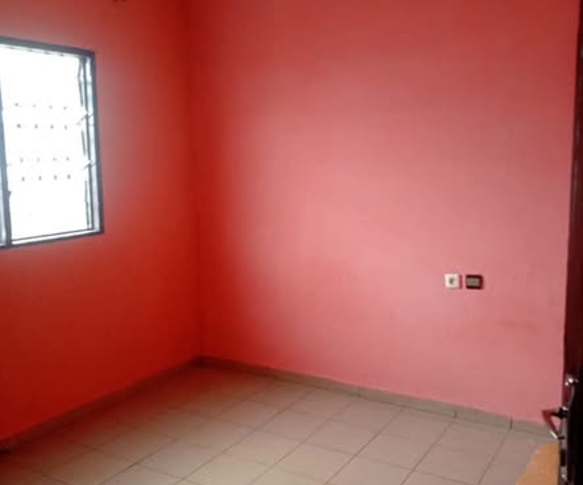 Appartement à louer à Fourgerol, Yaoundé - 80 000 FCFA/mois