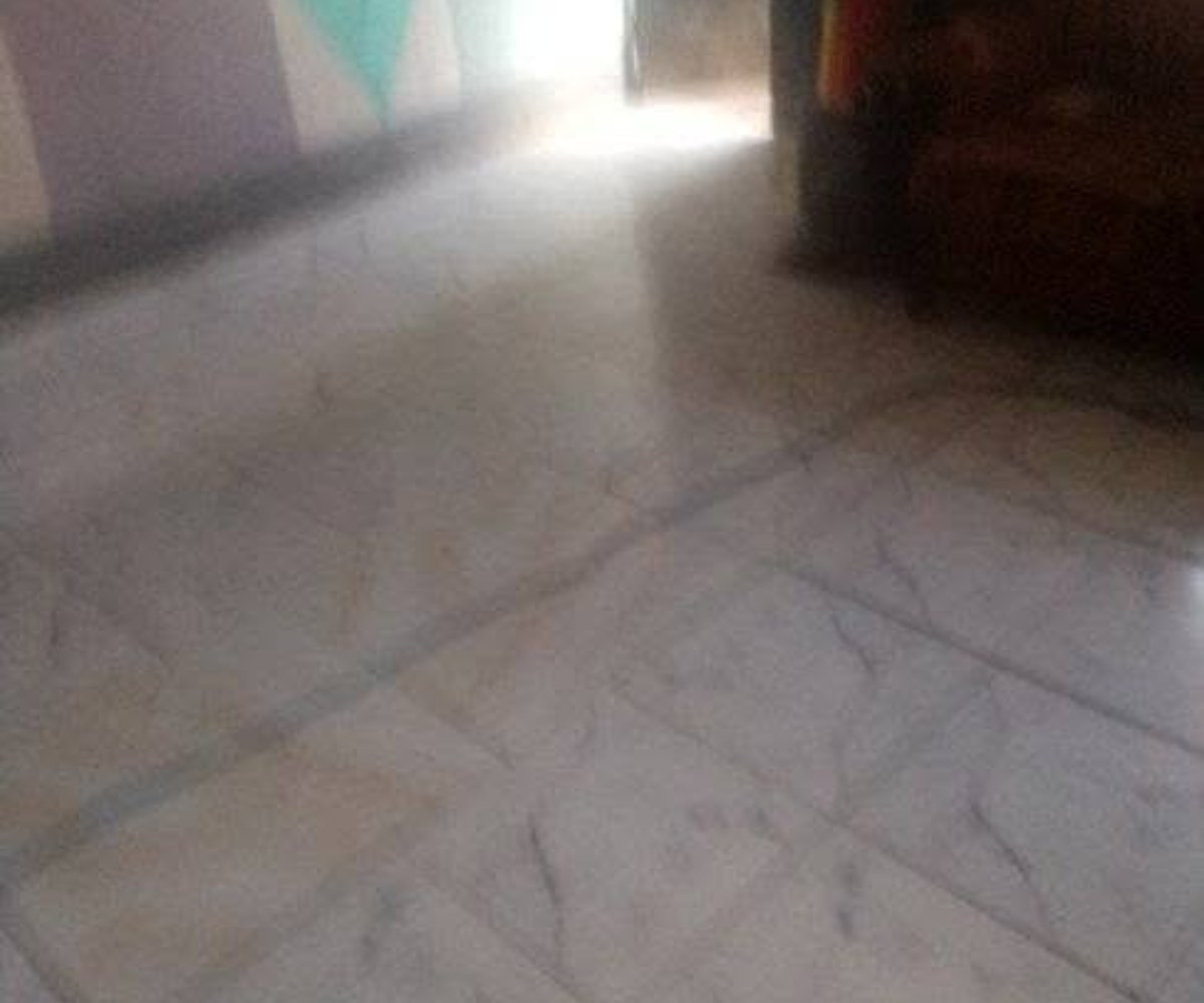 vaste appartement individuel de 2 chambres salon cuisine douche avec placards forage à louer à nkoabang 60 mil 6 mois et 1 mois de caution 6