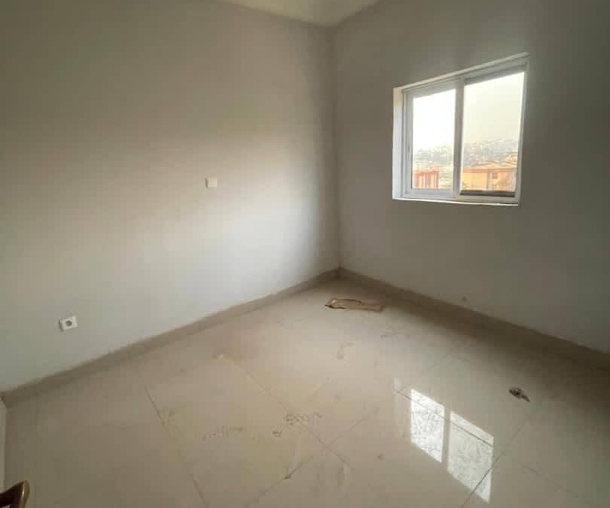 Appartement neuf 3 chambres à Mvog-Ada
