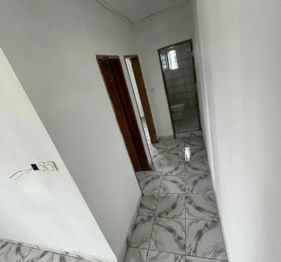 Studio moderne à louer à Bonaberi (Rail)