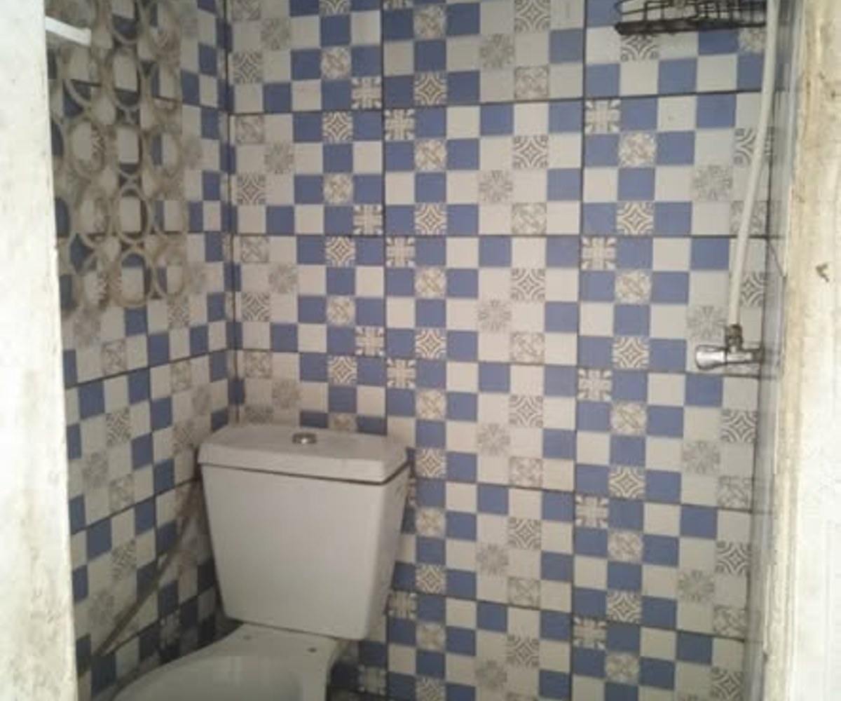 Chambre moderne à louer à Logbaba, Douala
