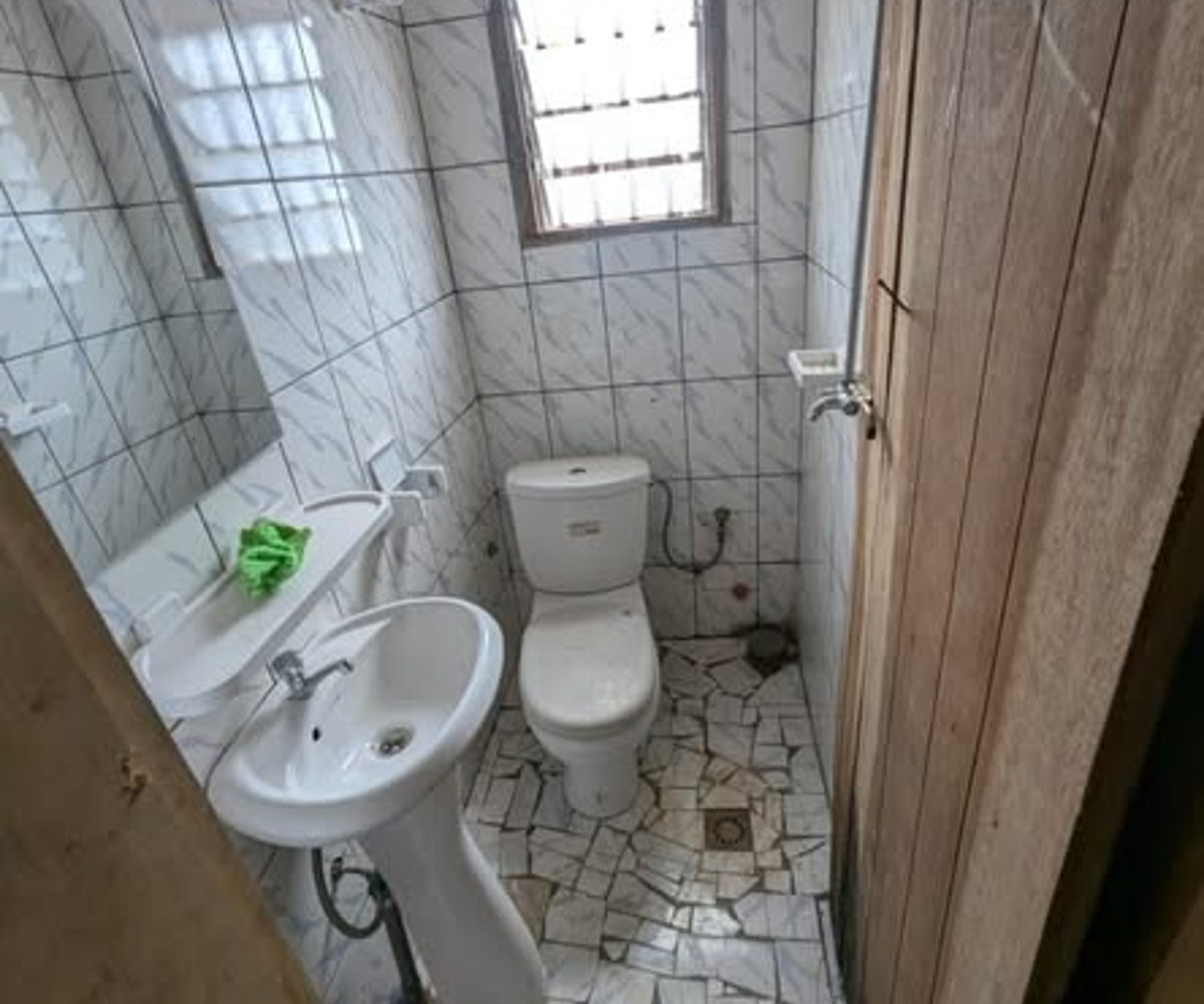 Studio moderne à louer à Obobogo