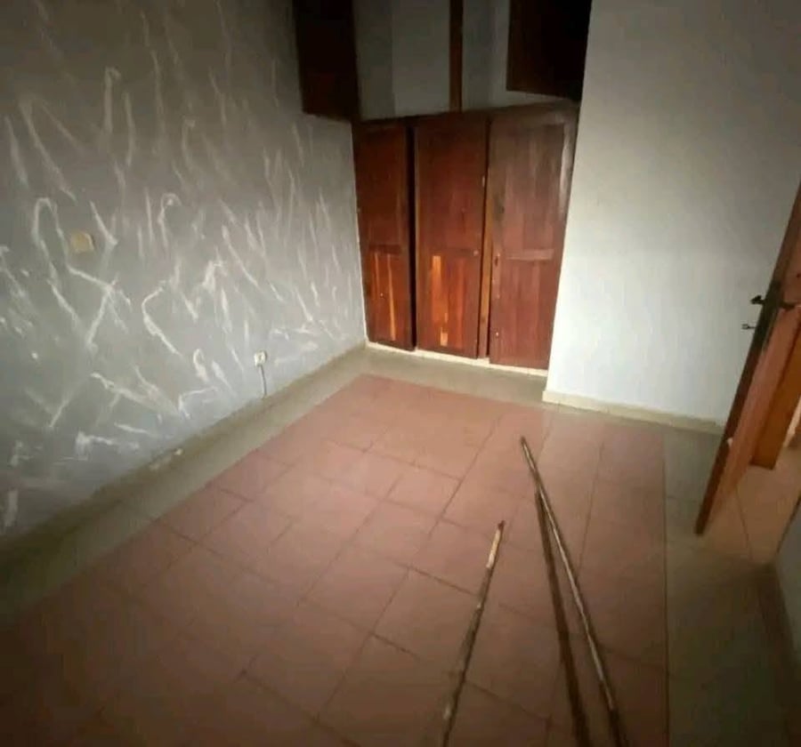 Studio moderne à louer à Emana