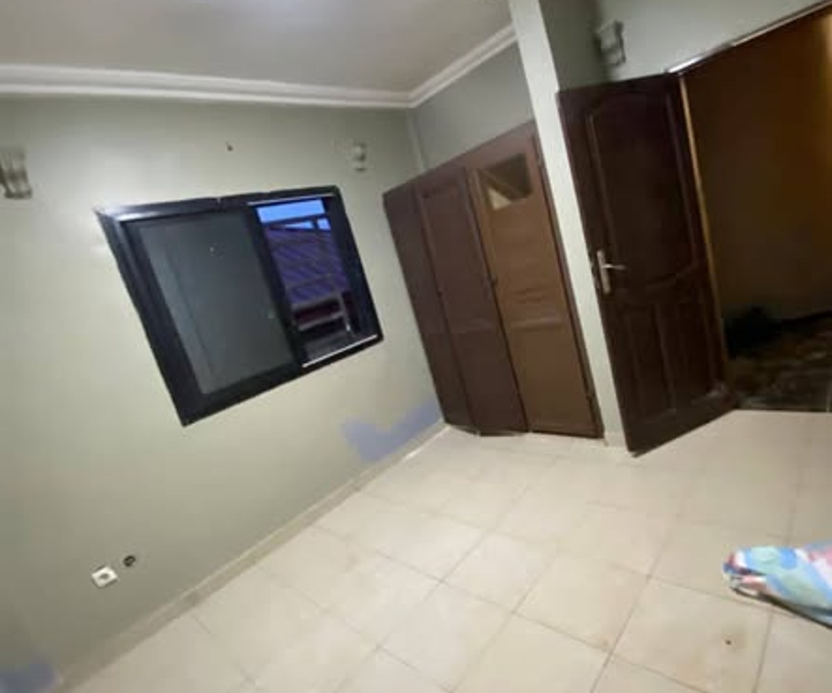 Studio moderne à Nsam (Obam) - Yaoundé
