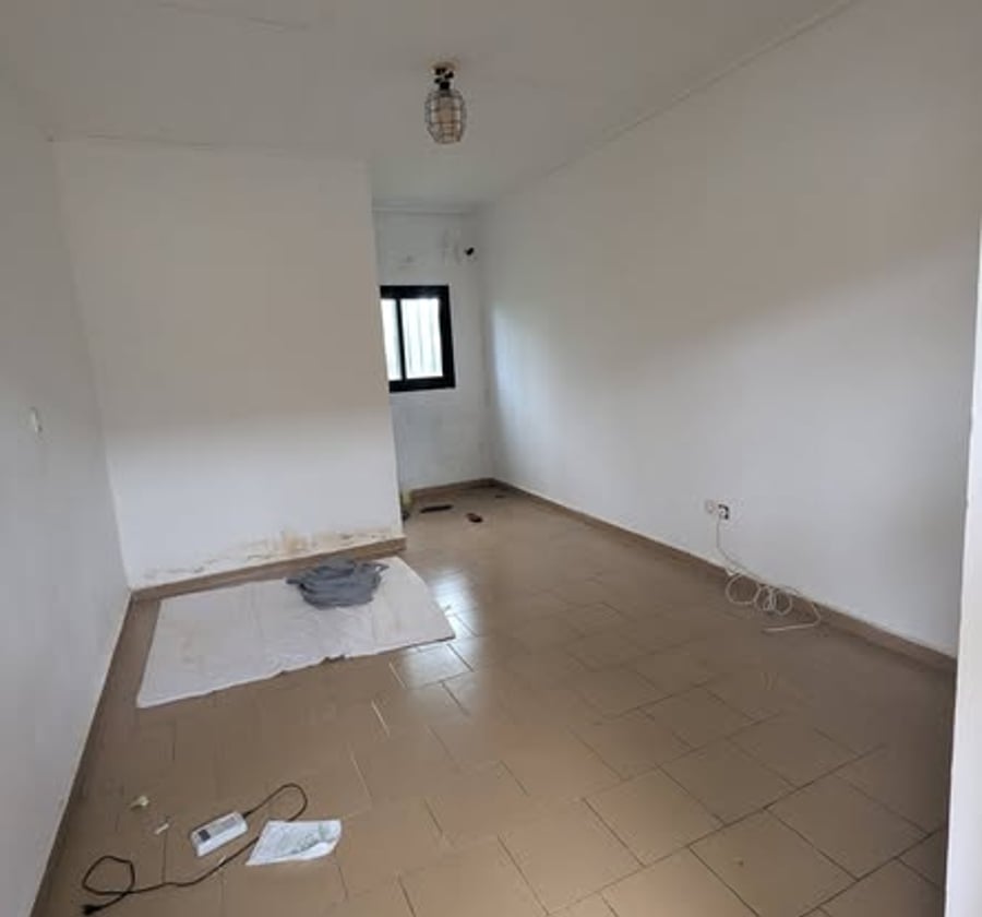 Chambre moderne - Nkolnda