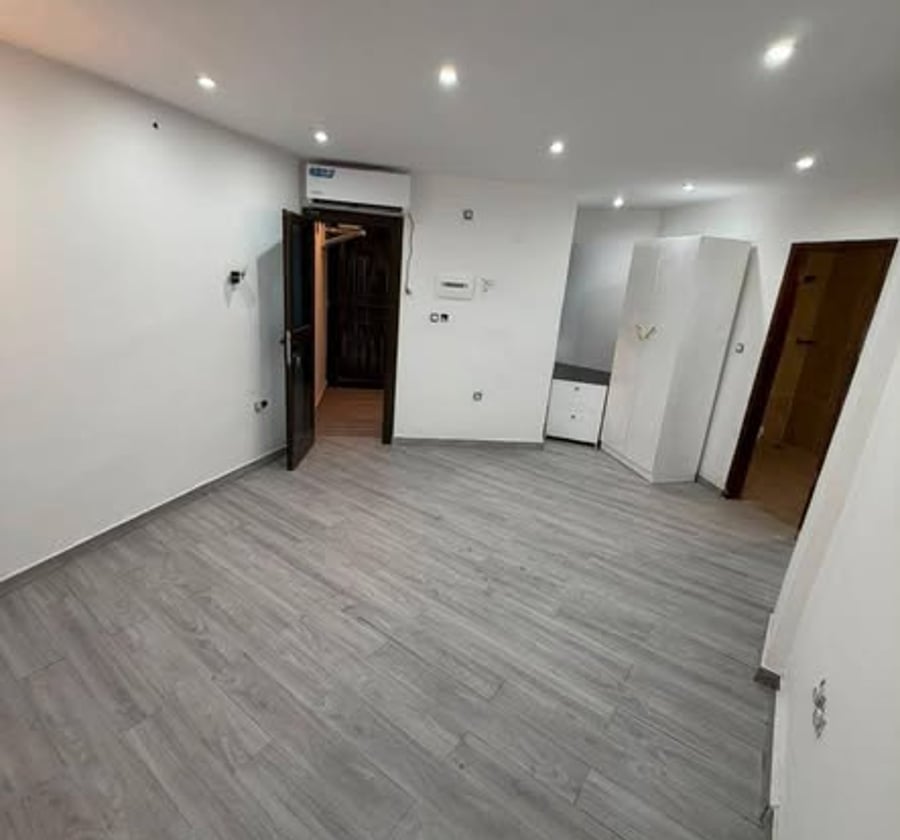 Studio moderne à louer à Logpom