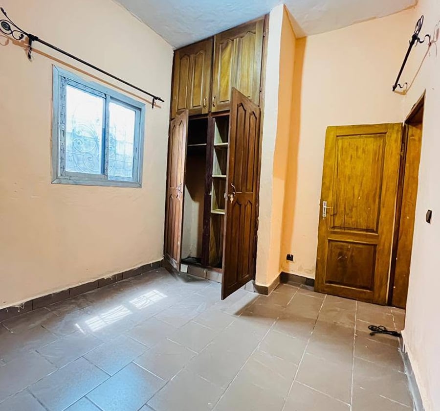 Appartement moderne à Efoulan - 2 chambres