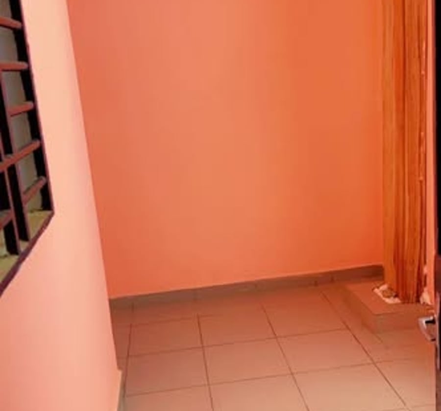 Chambre moderne à louer à Yassa, Douala - 35 000 XAF/mois