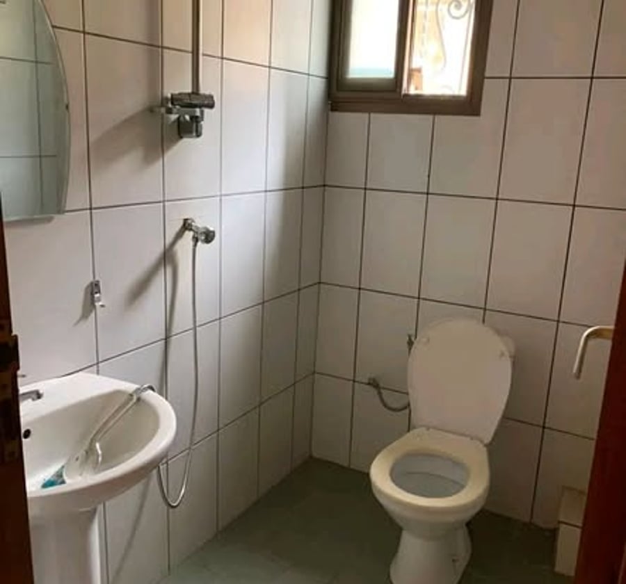 Chambre moderne à louer - Logbaba, Douala