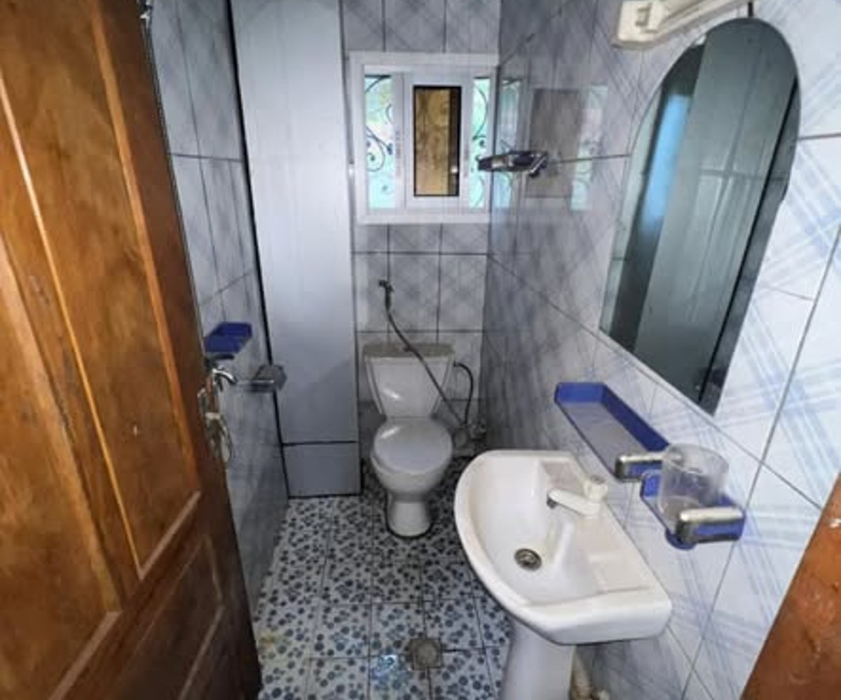 Studio moderne à louer à PK12, Douala