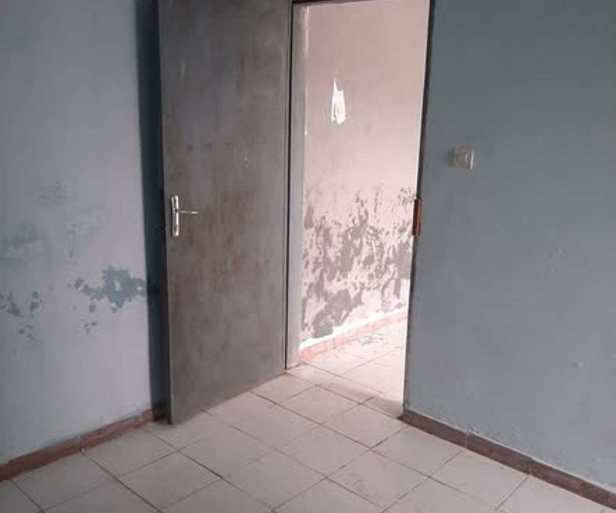 Studio moderne à louer à PK10 Douala