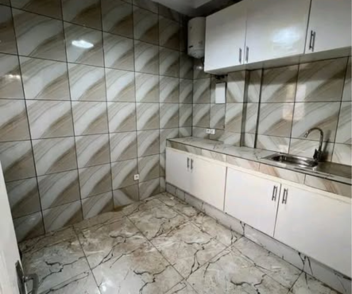Appartement 2 chambres à louer à Efoulan