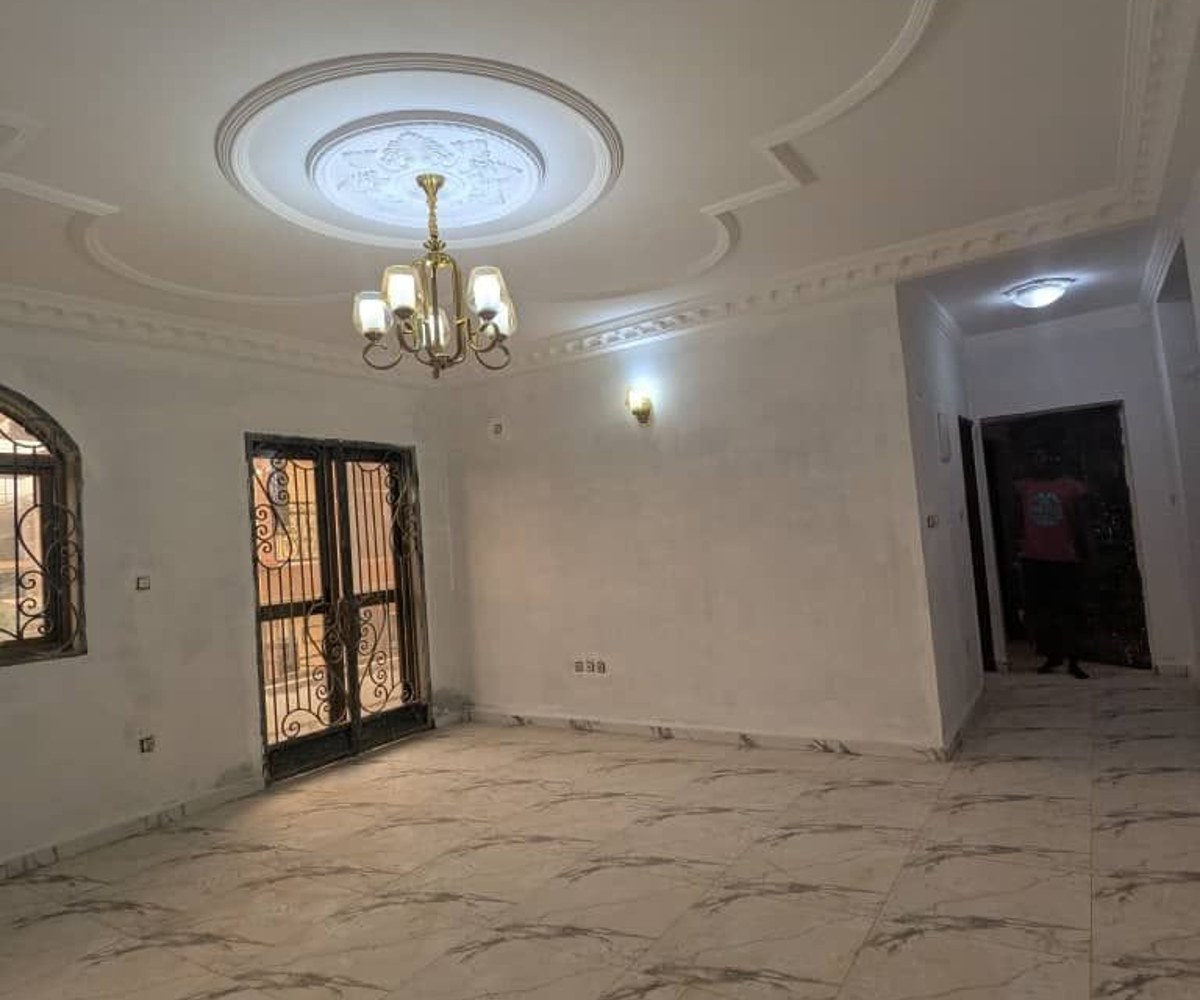 Appartement moderne à louer à Odza