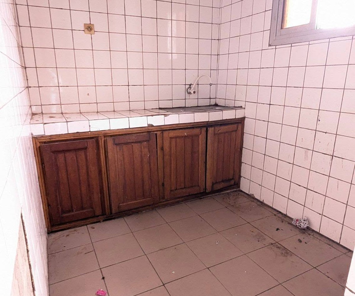 Chambre moderne avec cuisine et balcon - Makepe Missoke