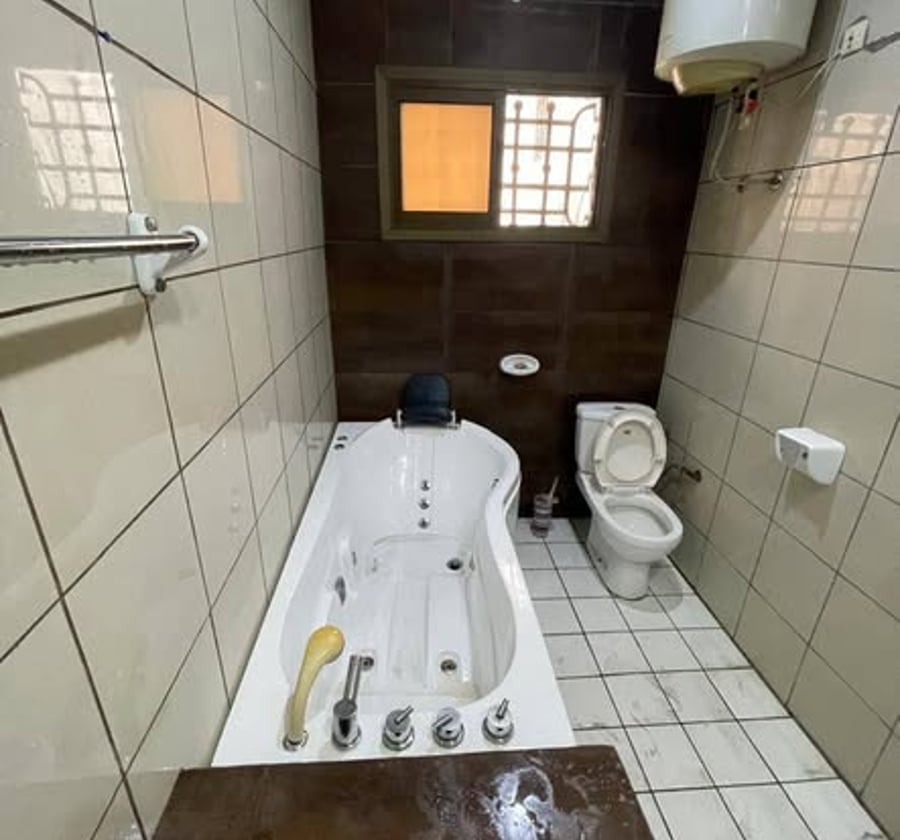 Grand duplex à louer - Logpom, Douala