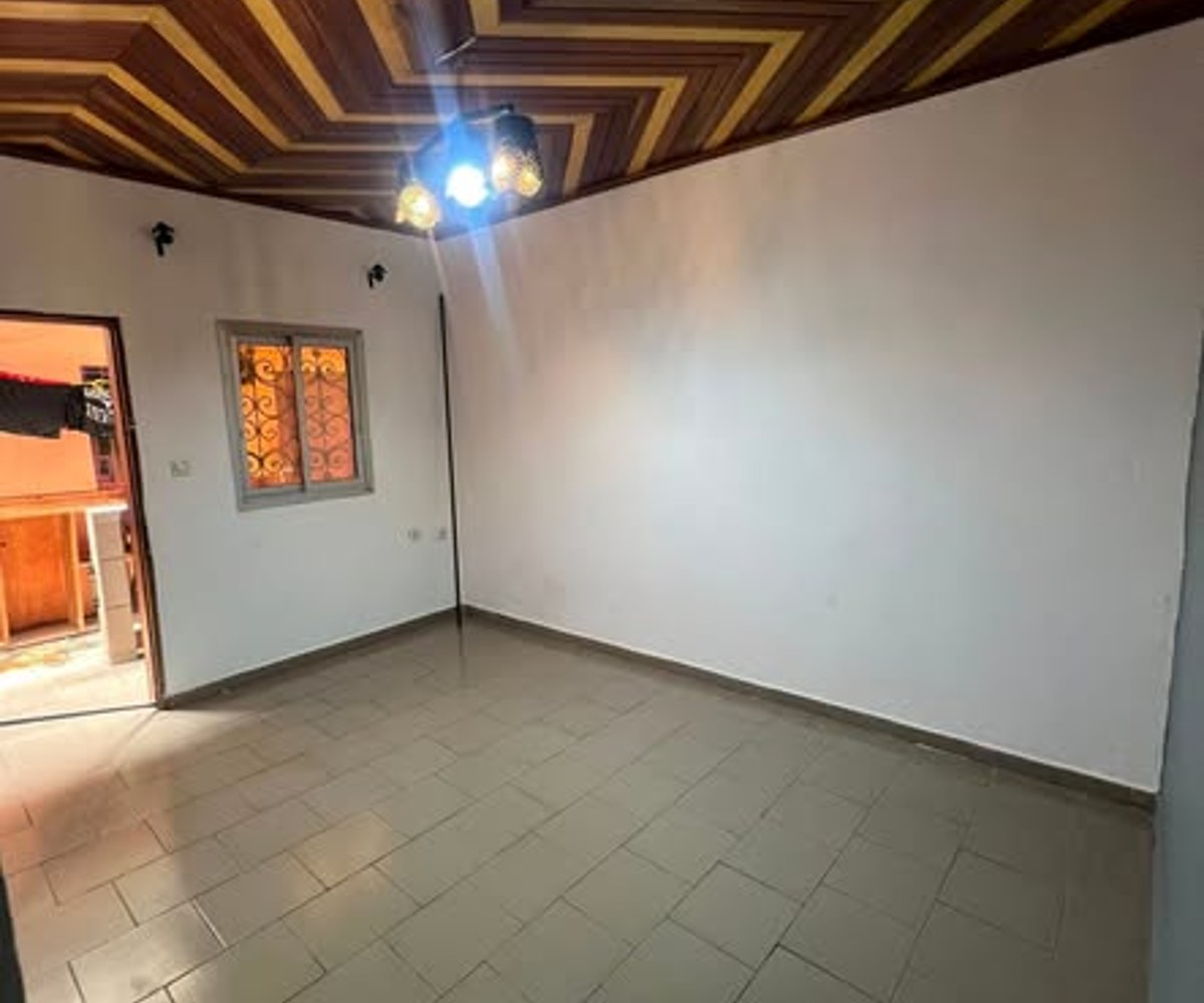 Studio moderne à Biyem-Assi TKC