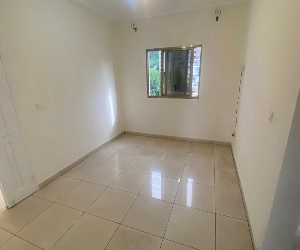Appartement Moderne à Bastos - 2 Chambres