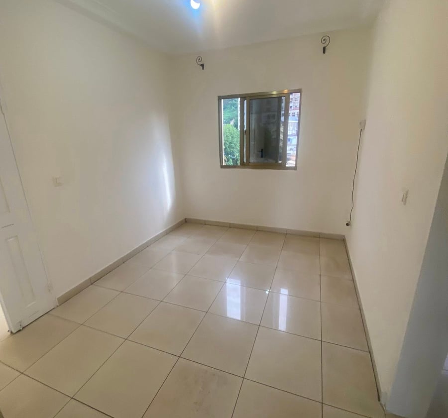 Appartement Moderne à Bastos - 2 Chambres