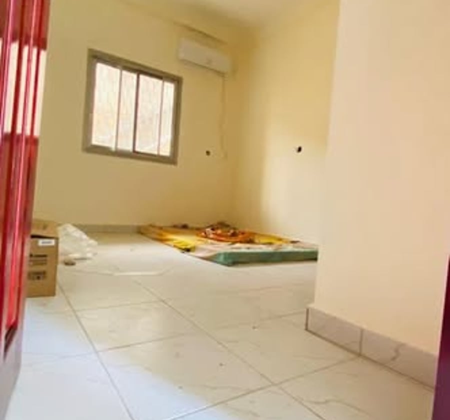 Studio moderne à louer - Messamendongo