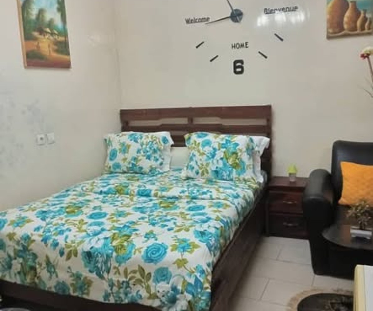 Chambre meublée à Biyem-Assi – Carrefour Scalom