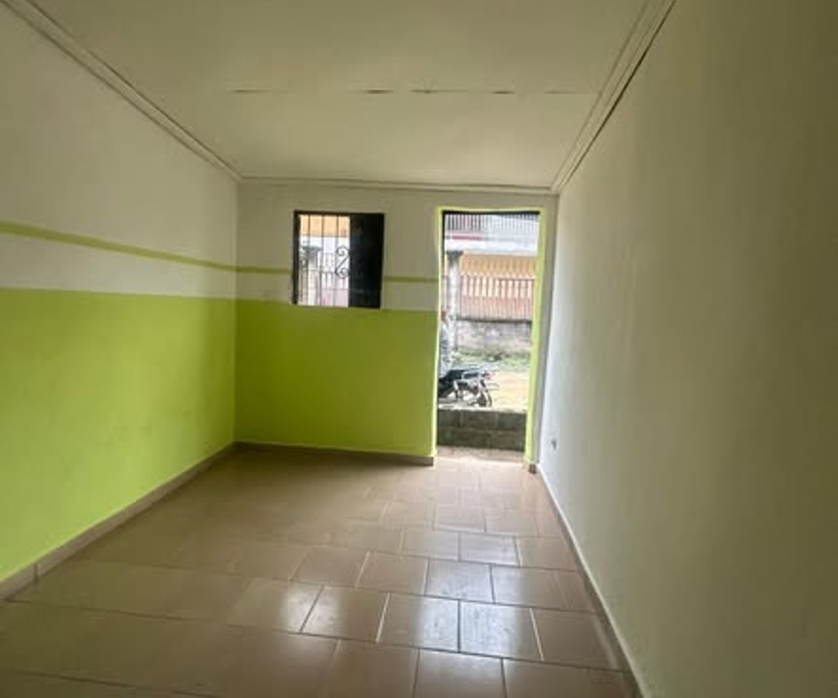 Chambre moderne 3 pièces à Logbessou