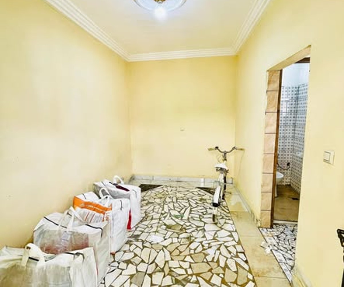 Chambre moderne à Biyem-Assi