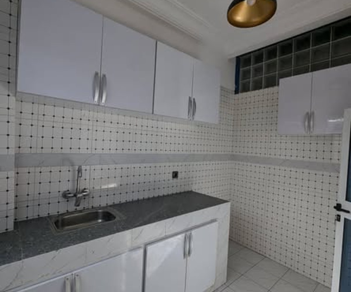 Appartement moderne à louer à Efoulan