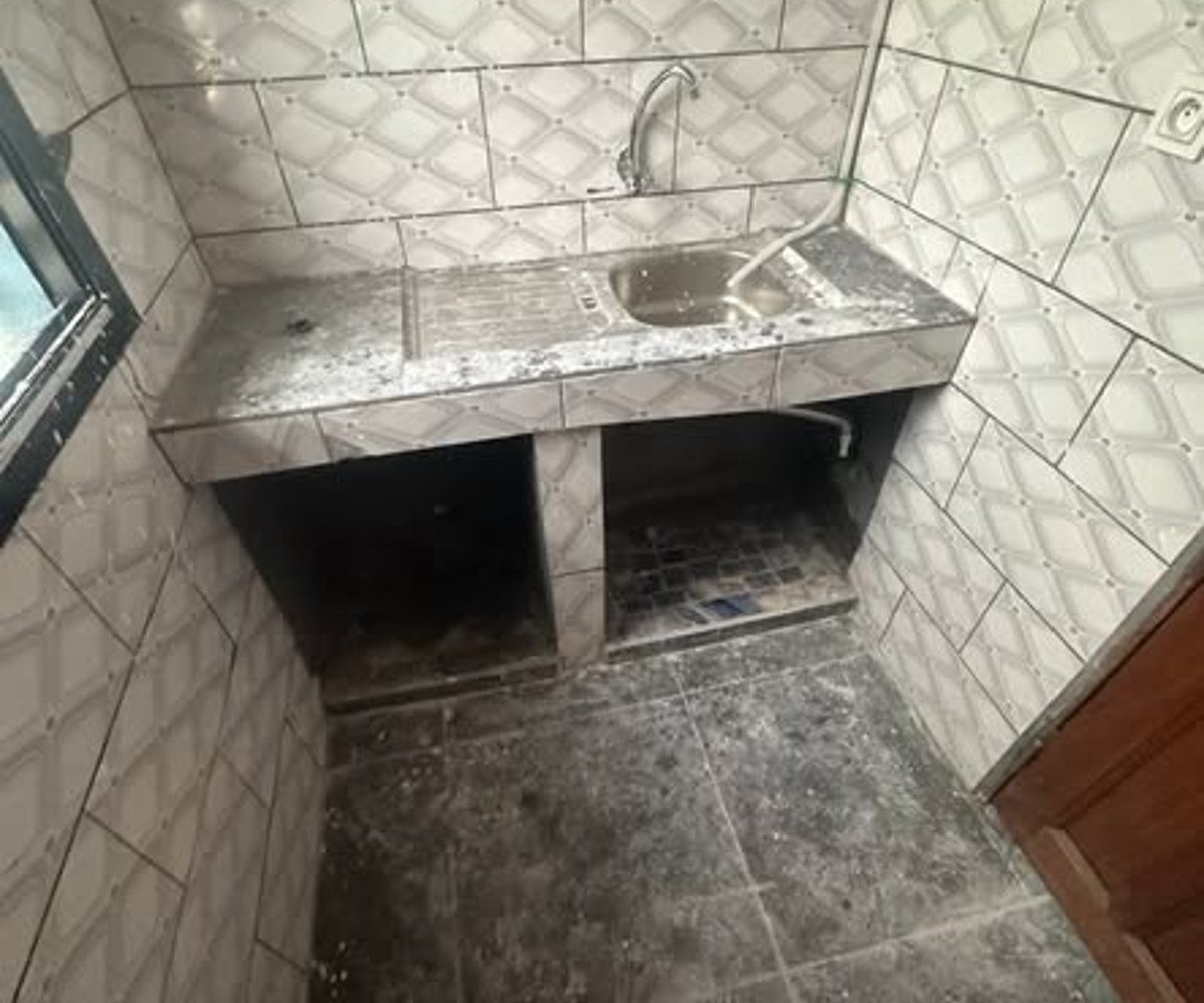 Studio moderne climatisé à PK12, Douala