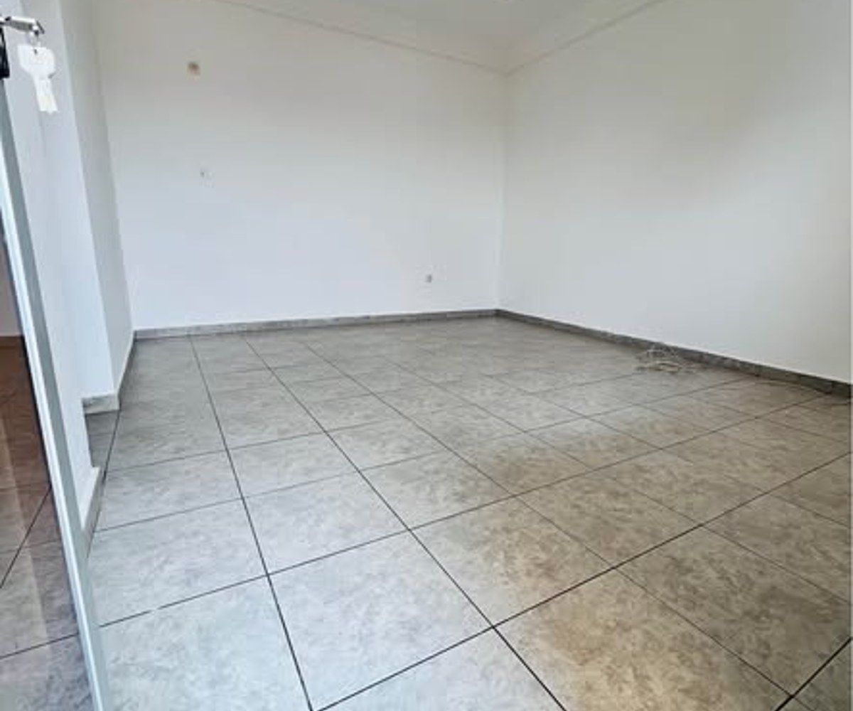 Studio moderne à louer – Santa Barbara, Douala