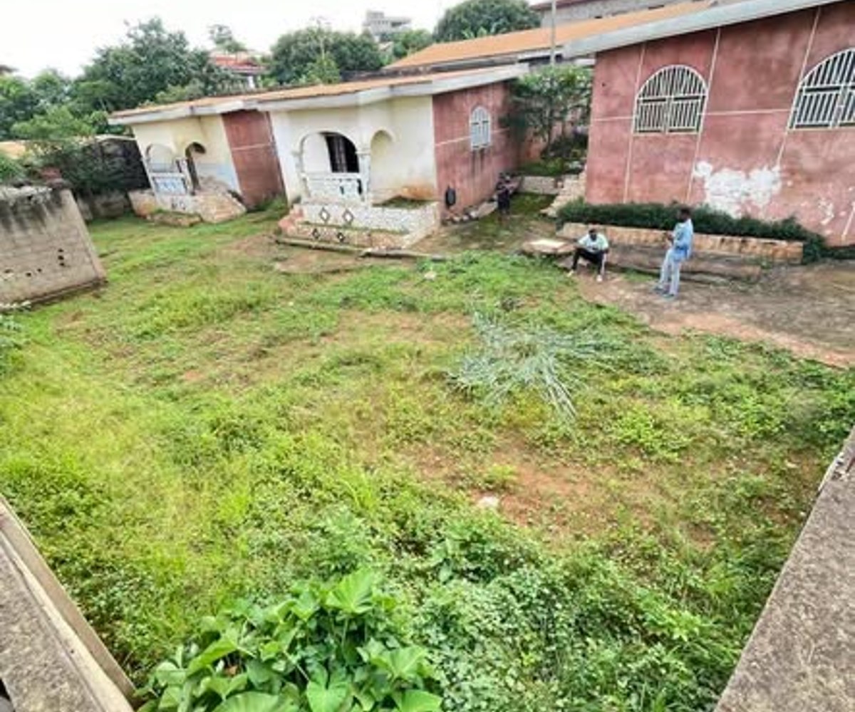 Terrain à vendre - Odza, Yaoundé - 706 m²