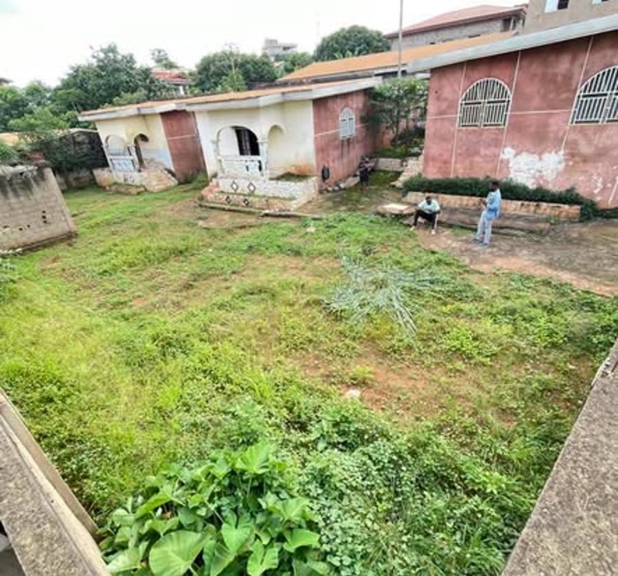 Terrain à vendre - Odza, Yaoundé - 706 m²