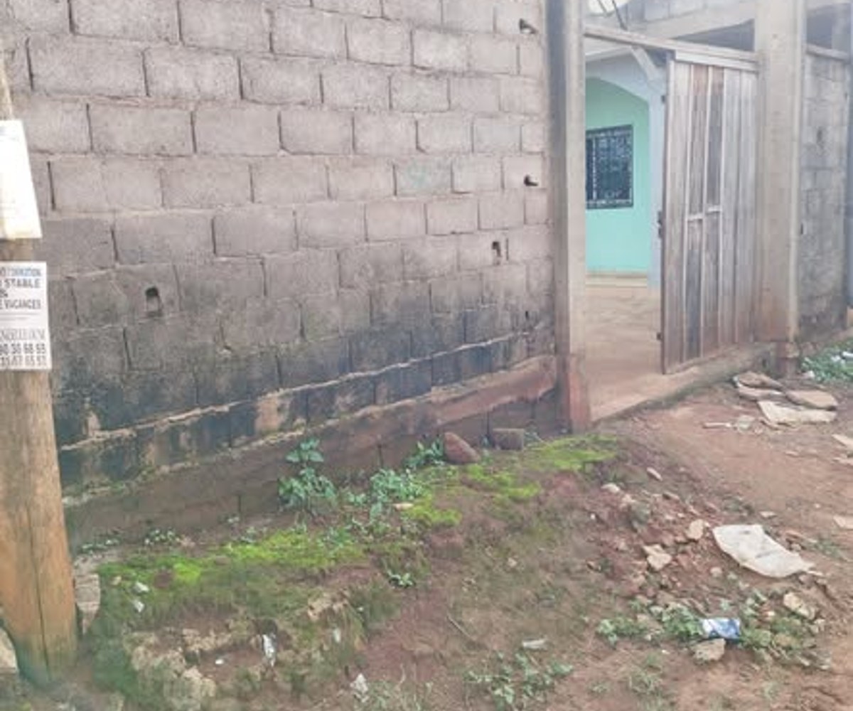 Maison individuelle 3 chambres à Nkozoa