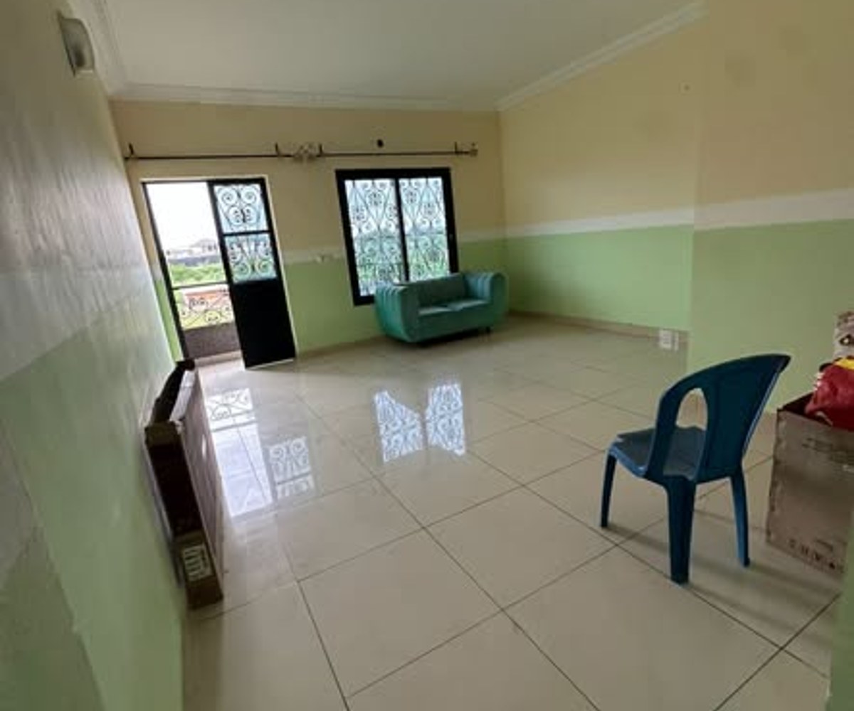 Vaste studio moderne à Yassa